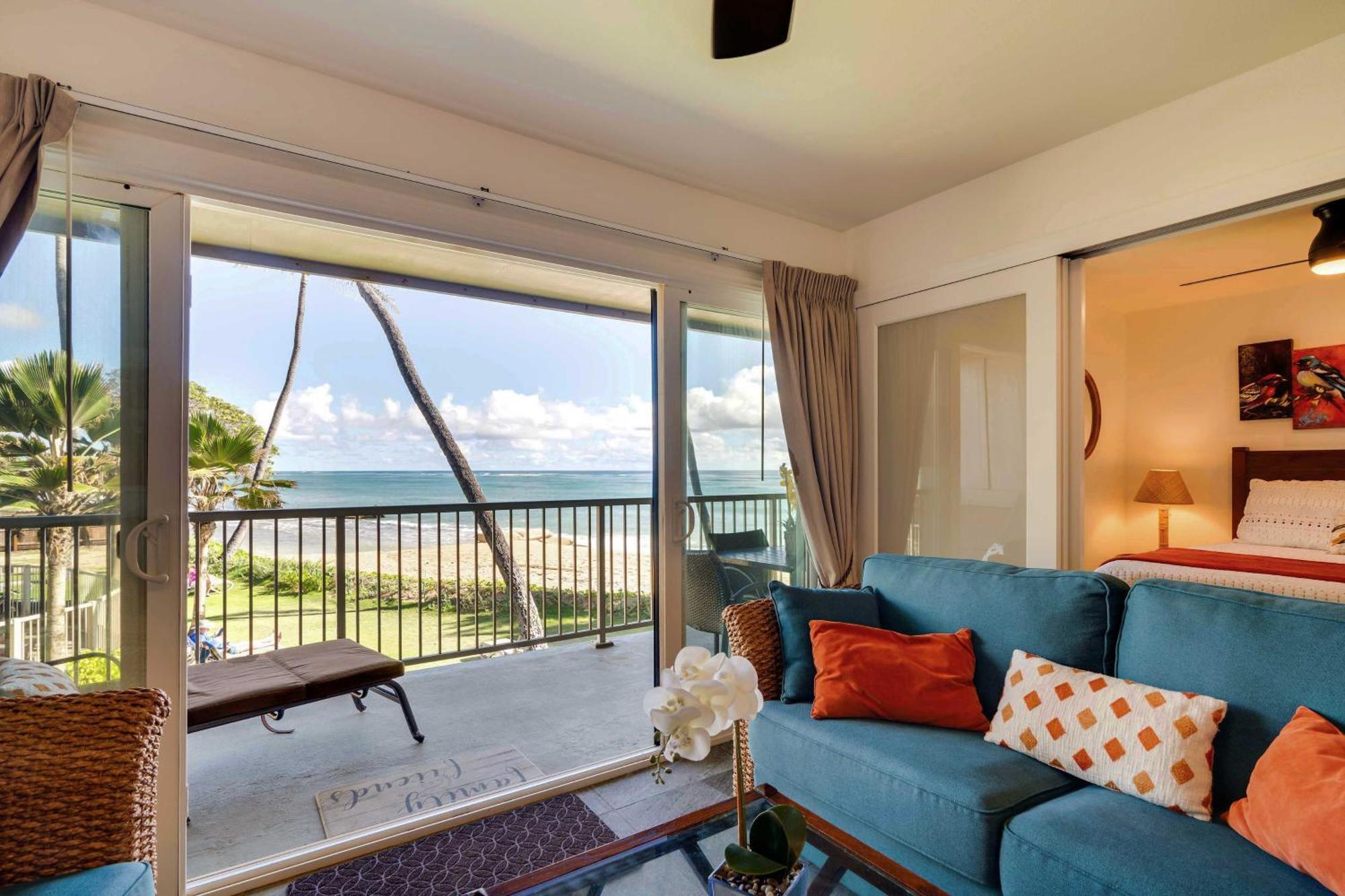 Waipouli Beachfront Condo With Balcony And Ocean Views Kapa'a Esterno foto